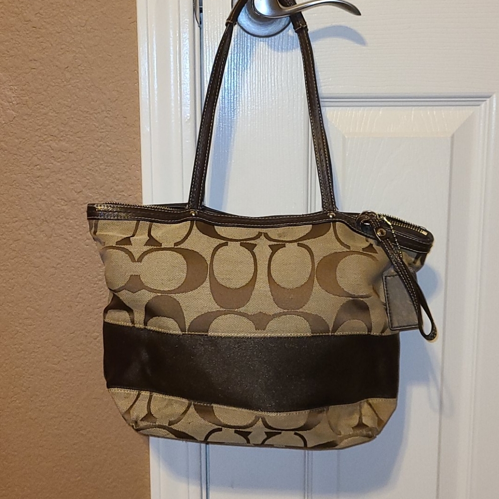 Coach bag,  EXCELLENT Condition